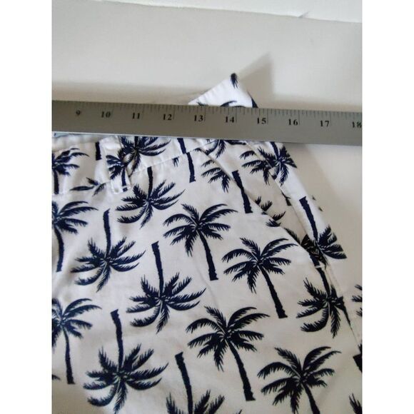 Old Navy Womens White Shorts Blue Palm Trees Cotton‎ Size 2 - Picture 6 of 9